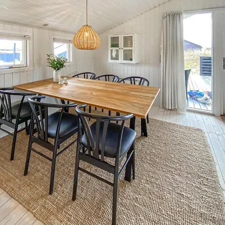 4 Bedroom Lovely In Hvide Sande