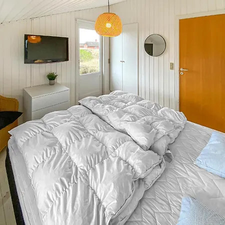 4 Bedroom Lovely In Hvide Sande Holiday home