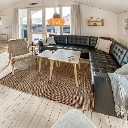 4 Bedroom Lovely In Hvide Sande Bjerregard