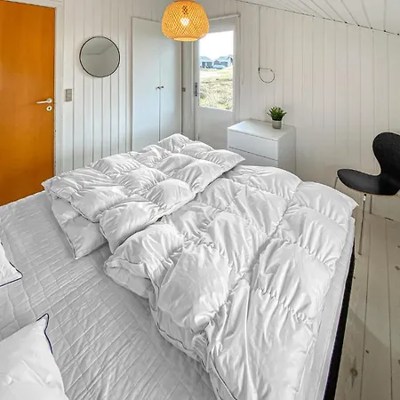 Holiday home 4 Bedroom Lovely In Hvide Sande