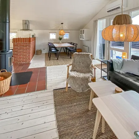 4 Bedroom Lovely In Hvide Sande * Bjerregard